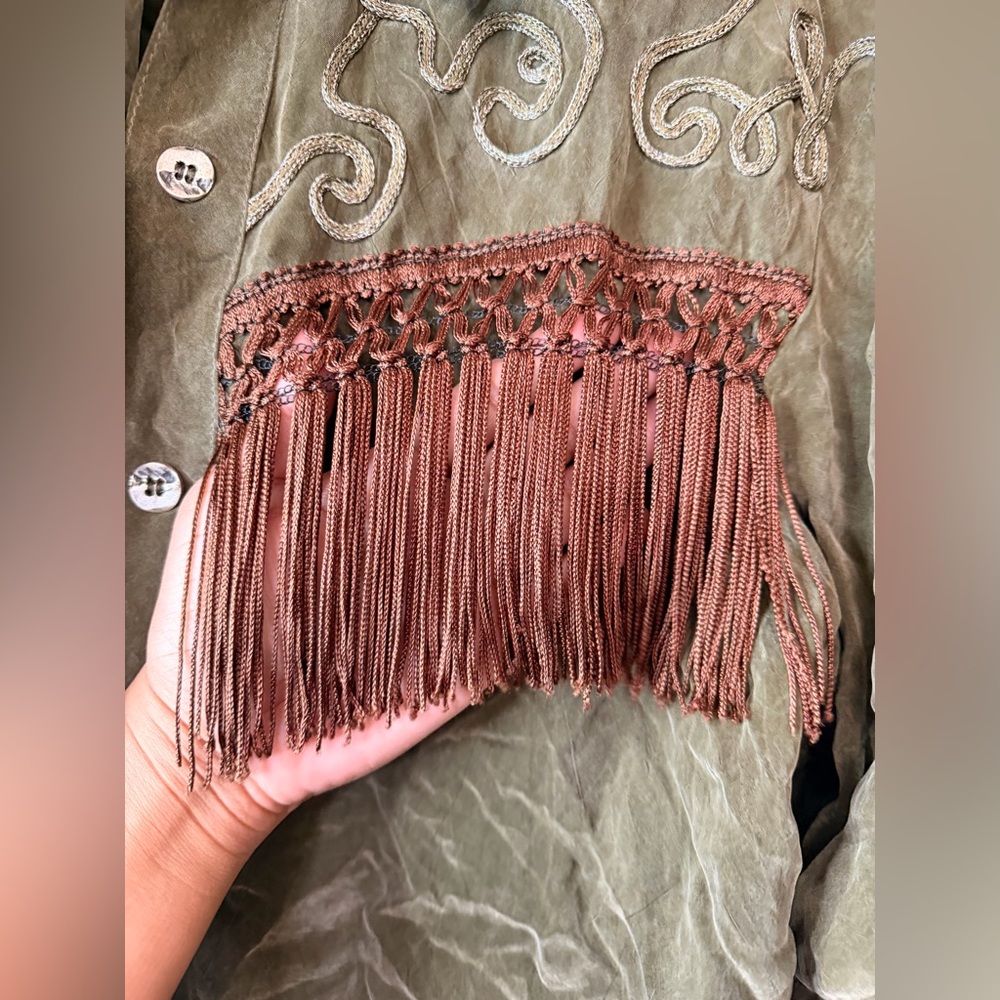 Caché Vintage Olive Fringe Western Blouse Medium Boho Embroidered USA - Picture 7 of 11